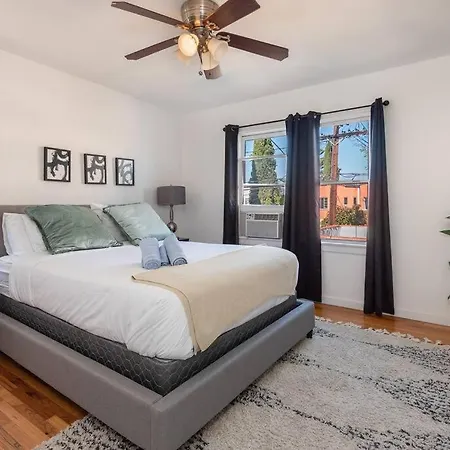 Luxe 1-Bedroom Apartment W/ Hot Tub Los Angeles Exterior photo