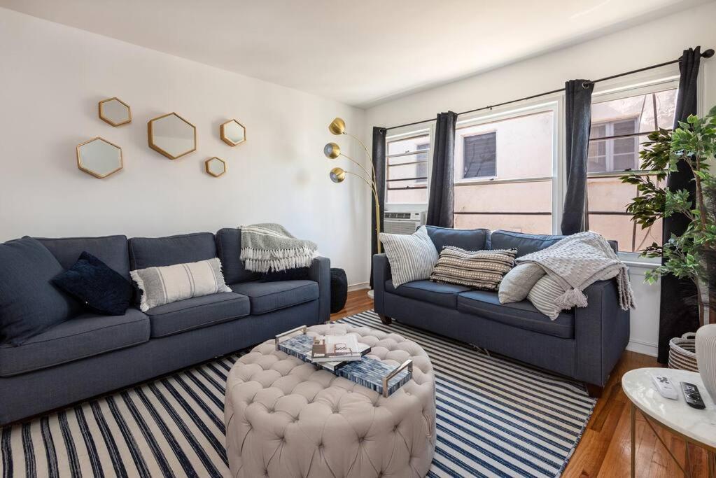 Luxe 1-bedroom W/ Hot Tub *
