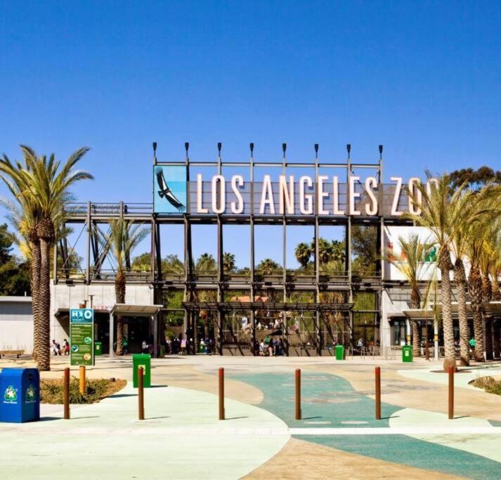 Apartment Luxe 1-bedroom W/ Hot Tub Los Angeles